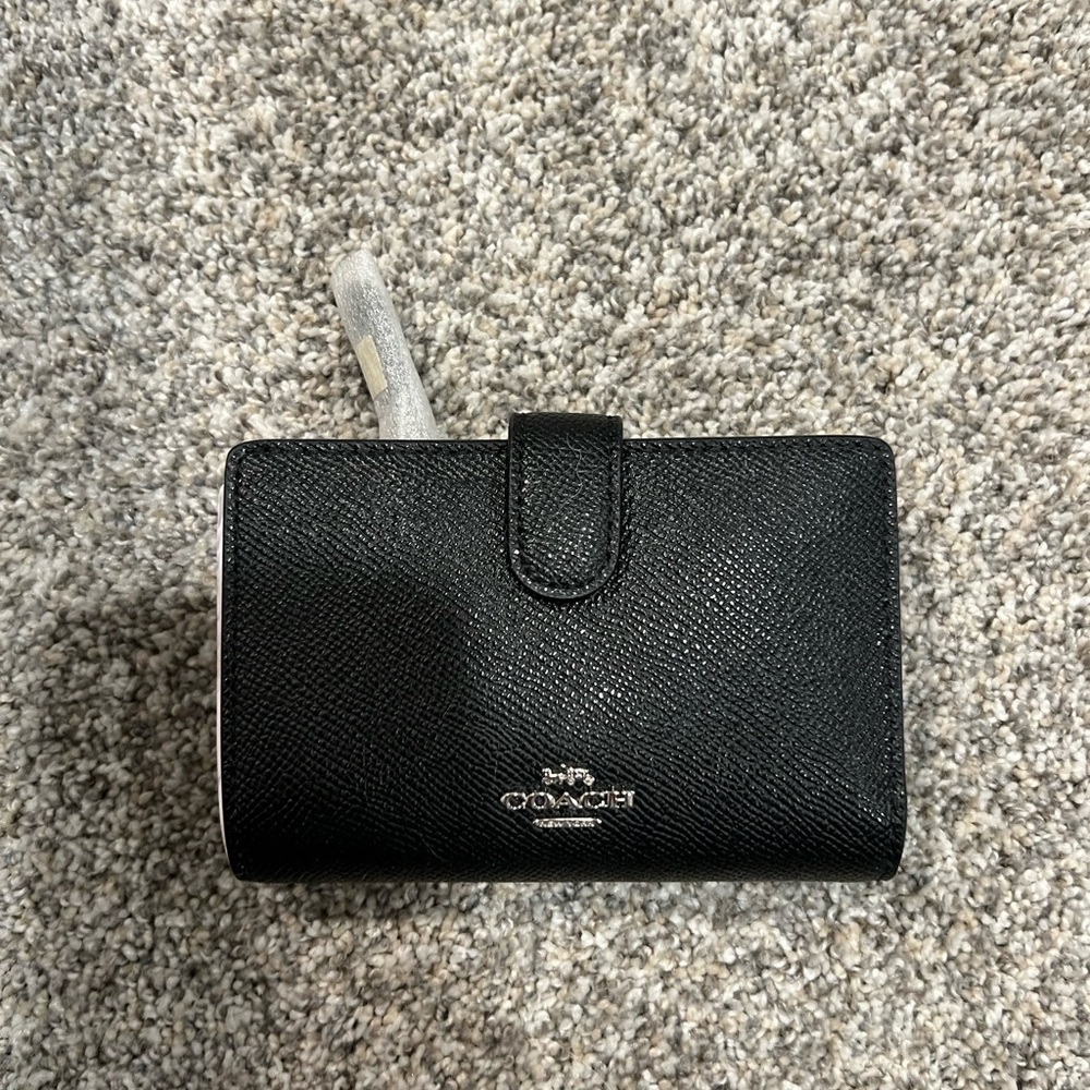 Coach Medium Corner Zip Wallet